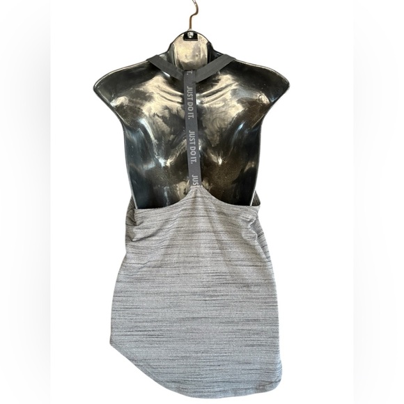 NIKE women’s dri fit gray and black size Small tank top workout preloved - Picture 3 of 7